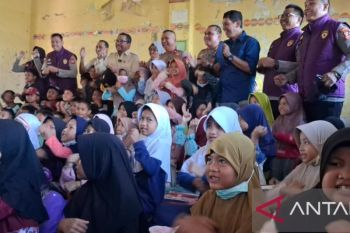 KSP ajari berhitung hingga bantu alat tulis untuk pelajar di Aceh Tamiang