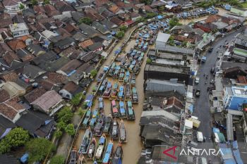Nelayan di Pandeglang tidak melaut akibat cuaca buruk