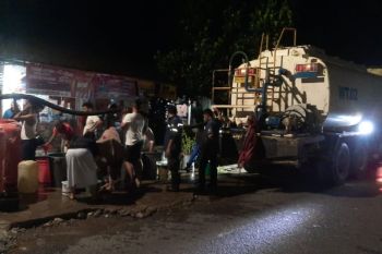 600 KK Alami Krisis Air Bersih Pascabanjir, PT Semen Padang Peduli Salurkan 16 Ribu Liter Air ke Warga Durian Tarung