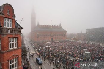 Ribuan orang di Copenhagen  turun ke jalan tolak rencana Trump duduki Greenland