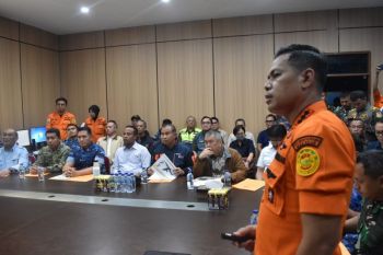 Basarnas siapkan dua opsi evakuasi korban pesawat KKP di Gunung Bulusaraung Senin