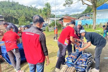 Salur bantuan logistik, Telkomsel pulihkan100 persen jaringan di kawasan banjir Halbar