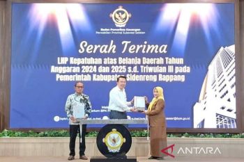 BPK Sulsel serahkan LHP atas belanja daerah Pemkab Sidrap