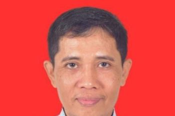 Membaca arah industri media, praktik jurnalistik, dan  new authoritarian market-statism