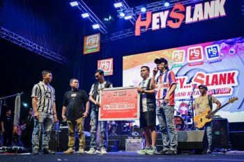 Dari Bali, Slank salurkan hasil konser untuk korban bencana Sumatera