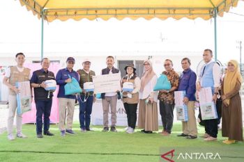 Danantara berikan 600 paket logistik kepada penghuni Huntara Aceh