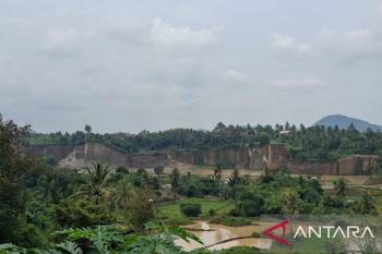 Pemkot Cilegon hentikan aktivitas delapan titik tambang terkait banjir