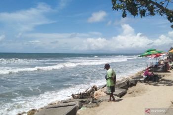 BBMKG terbitkan peringatan dini gelombang setinggi 4 meter di Bali