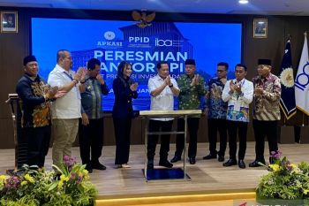 Mendagri Tito Karnavian resmikan pusat promosi investasi daerah di Batam