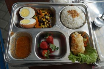 Diduga keracunan MBG, ratusan siswa SMKN 3 Boyolangu Jatim alami diare