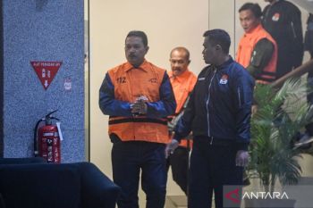 KPK geledah rumah Maidi dan Rochim di Madiun, sita sejumlah dokumen dan uang tunai