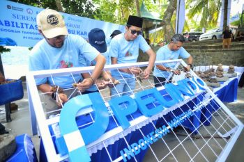 Pelindo dan Trenggalek tanam terumbu karang di Pantai Mutiara