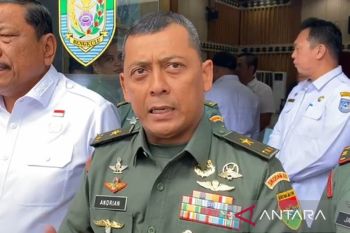 TNI AD angkut material bangun KDKMP di Pulau Enggano
