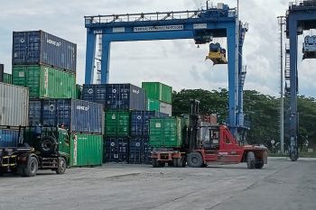 Pelindo genjot perbaiki alat angkut kontainer di Pelabuhan Pantoloan