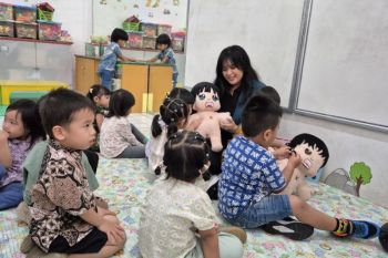 Mahasiswa Ubaya ciptakan boneka edukasi seksual interaktif usia dini