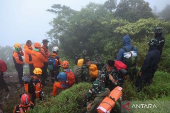 Basarnas to hand over crashed ATR 42 black box to investigators