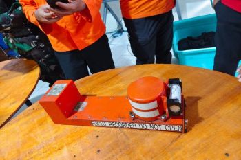 Tim SAR gabungan serahkan black box pesawat ATR 42-500 ke KNKT