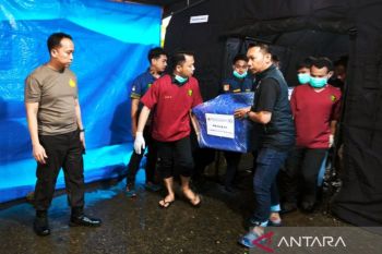 DVI serahkan jenazah korban pesawat ATR Florencia Lolita ke keluarga