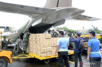 TNI kirim logistik untuk tim SAR yang bertugas evakuasi ATR 42-500