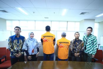 Penyerahan tersangka tindak pidana sektor jasa keuangan PT Investree Radhika Jaya