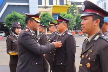 Sebanyak 57 personel Polresta Bandarlampung terima Satya Lencana