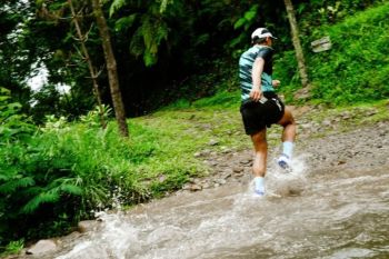 910Nineten kenalkan Yuza Veloraptor, Sepatu trail pertama berteknologi vibram