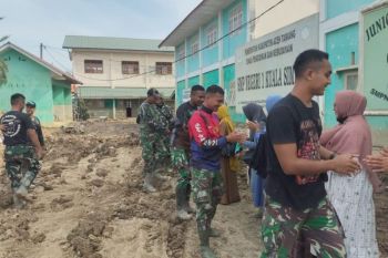 Suasana haru warnai perpisahan prajurit Yonif 115 di Aceh Tamiang