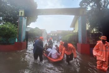 Cuaca ekstrem di Jakarta, Disdik alihkan ke pembelajaran jarak jauh