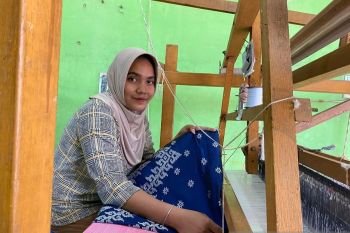 Rumah Tenun Pulau Payung: Menggerakkan Ekonomi Warga Lewat Pemberdayaan Potensi Lokal Pelalawan