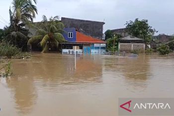 Dampak banjir setinggi 4 meter di Tangerang, 500 jiwa mengungsi