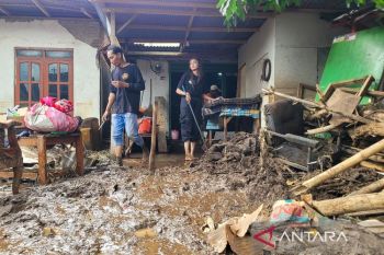 Bertahan di kala banjir bandang menerjang