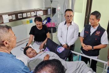 Pemprov Bali serahkan bantuan Rp45 juta ke korban rumah ambruk