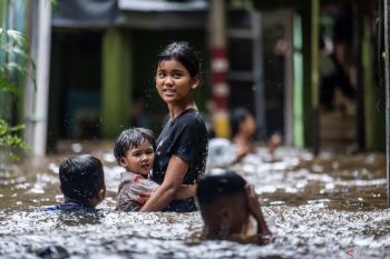 Banjir Jakarta meluas lagi, kini 143 RT masih terendam
