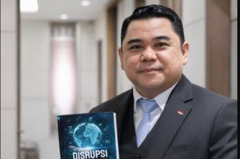 Ketua Lembaga Keuangan HA IPB Launching Buku "Disrupsi Ekonomi Digital"