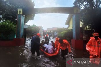 Jakarta calls for WFH and flexible work amid flooding