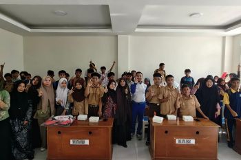 Asmo Sulsel tanamkan kesadaran keselamatan berkendara di SMK Satria Kendari