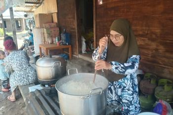 Naajiya Peduli sediakan nasi dan siraman rohani bagi penyintas di Agam