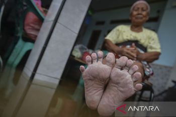 Banjir masih merendam Desa Pasir Ampo di Tangerang