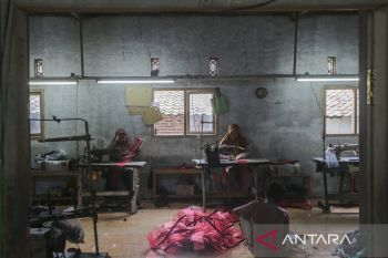 Kinerja kegiatan dunia usaha tetap terjaga