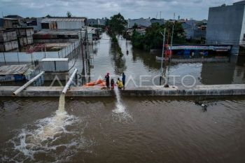 Saat ini Tangerang masih berstatus waspada potensi hujan lebat