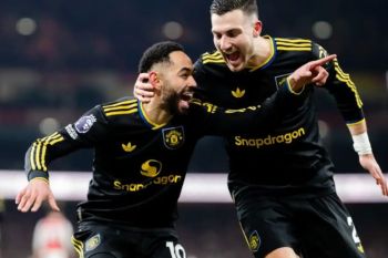 Manchester United bekuk tuan rumah Arsenal 3-2