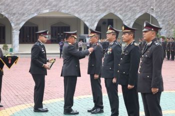 Polda Banten anugerahkan Satyalencana pada 283 personel