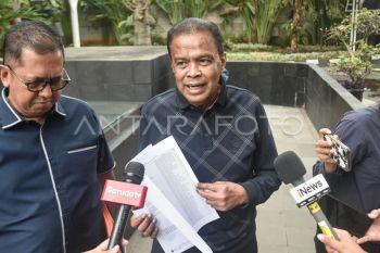 FOTO - Fuad Hasan Masyhur diperiksa KPK