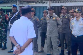 Dishub Ambon minta warga lapor juru parkir liar ke pos polisi terdekat cegah pungli