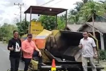 Bupati Kapuas pantau kualitas jalan poros Tamban Catur