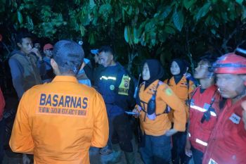 Tim SAR gabungan temukan pemuda hilang di lokasi banjir bandang Agam