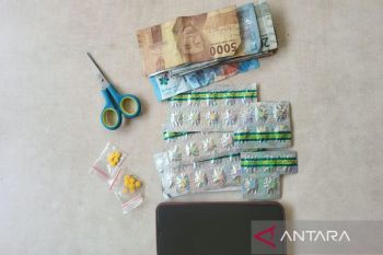 Penjual obat keras golongan G di Cikarang Bekasi diringkus polisi