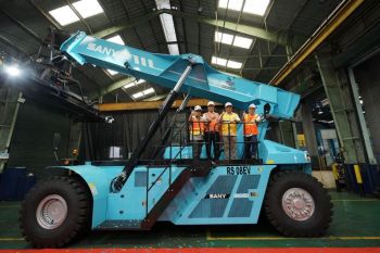 JICT resmikan armada alat berat bertenaga listrik untuk perkuat industri logistik