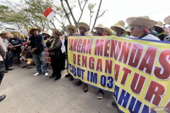 Pelaku usaha kapal unjuk rasa minta Instruksi Menteri Perhubungan dicabut