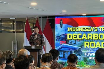 Menko AHY menjalin koordinasi dengan PU tangani longsor di Cisarua